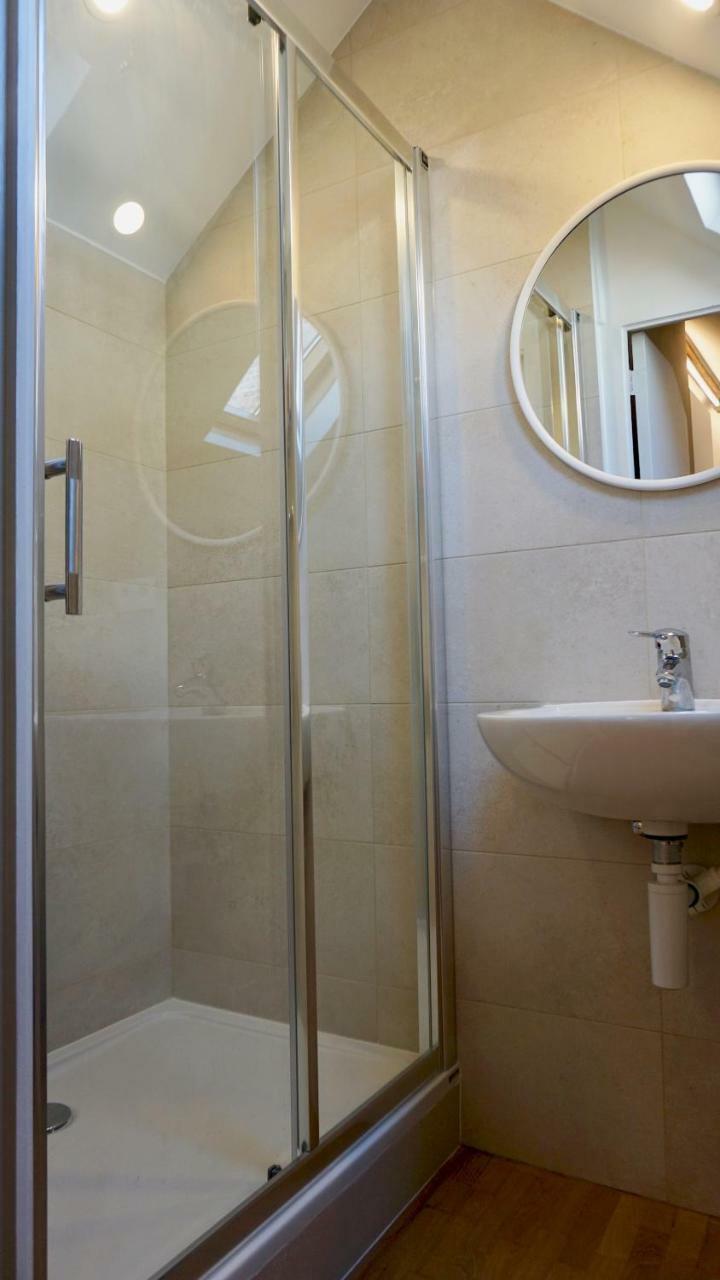Unit 8 - Charming Loft Apt. Near Avenue Louise Free Parking Brussels Exterior photo